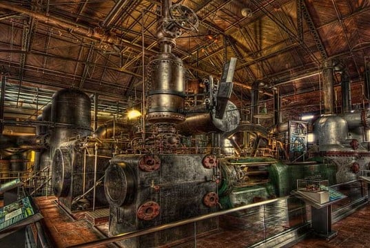 foto de fábrica alimentada por máquinas a vapor