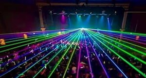 como se genera laser